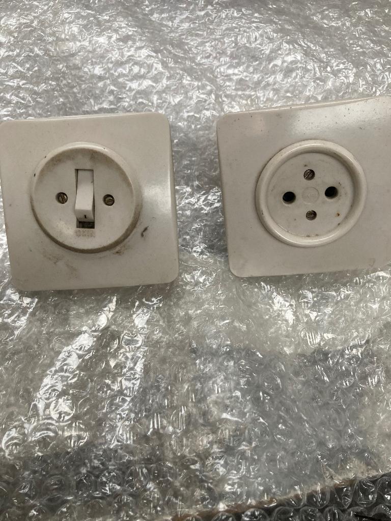 Oude schakelaars en stopcontacten, Doe-het-zelf en Bouw, Elektriciteit en Kabels, Ophalen, Gebruikt, Overige typen