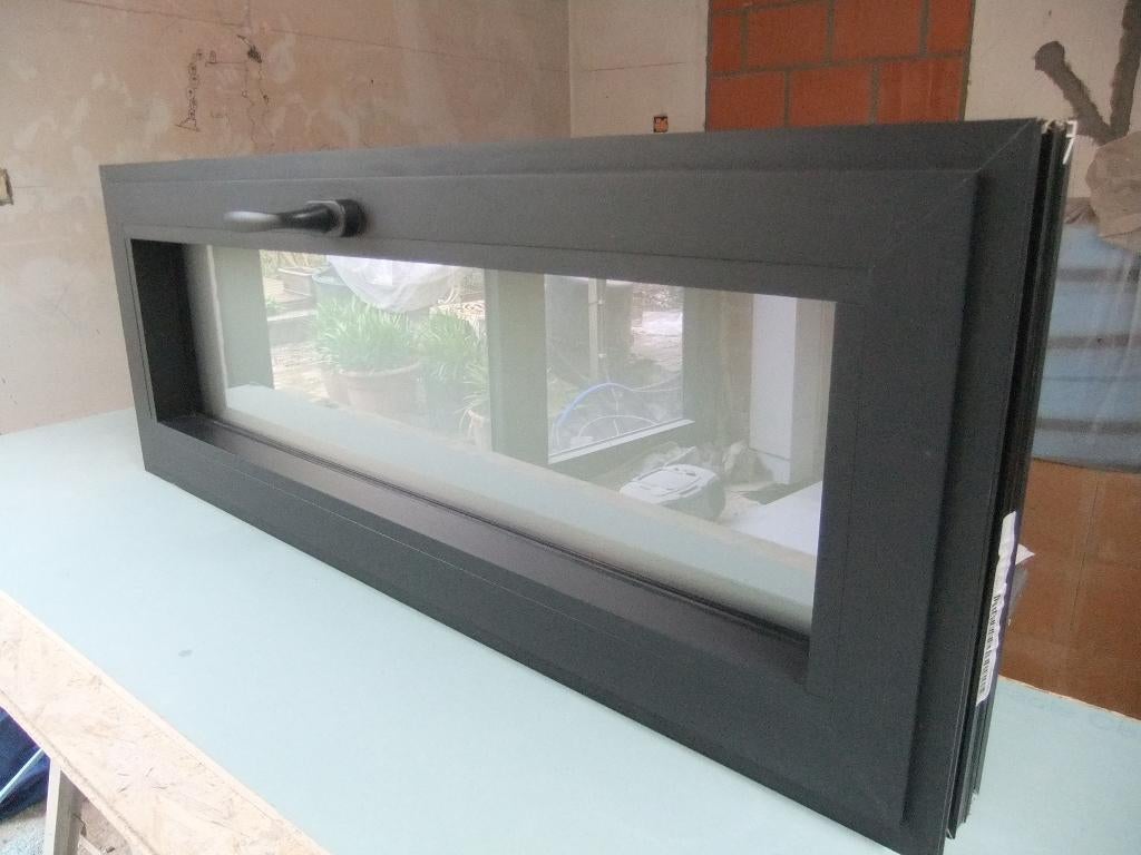 alu  raam  zwart   nieuw niet gebruikt met dubbel glas mat, Doe-het-zelf en Bouw, Glas en Ramen, Ophalen, Gevelraam of Ruit, Minder dan 80 cm