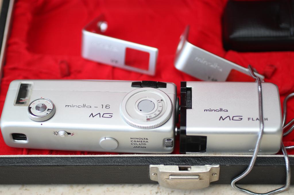 Appareil photo argentique subminiature Minolta 16 MG vintage, Enlèvement ou Envoi, Minolta