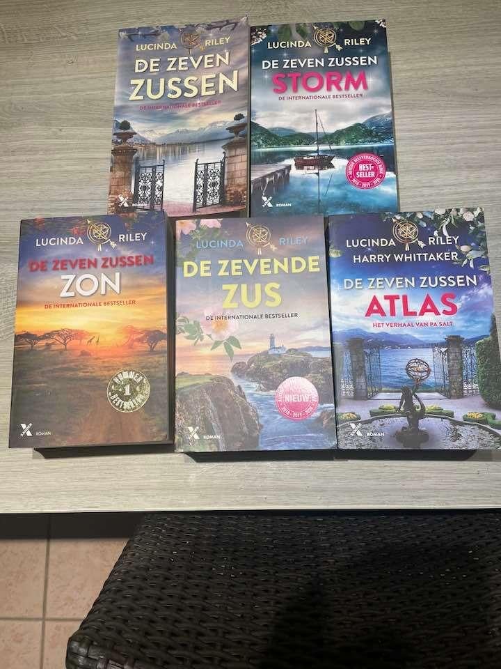 boeken , romans, Ophalen, Zo goed als nieuw, Lucinda Riley, België