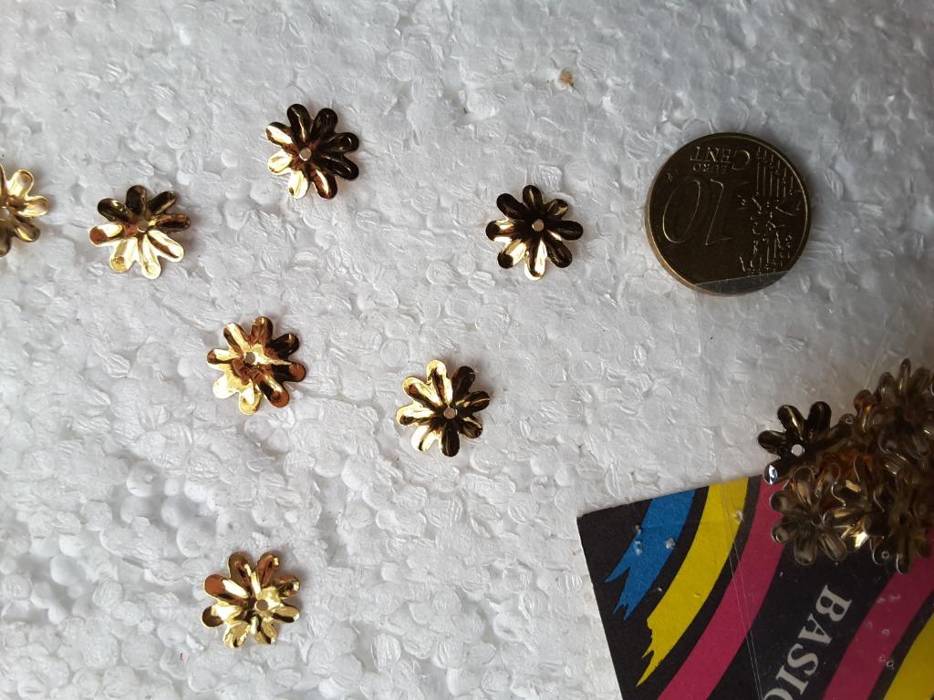 sachet de petite fleur dorée 12 mm à coudre, Enlèvement ou Envoi, Neuf