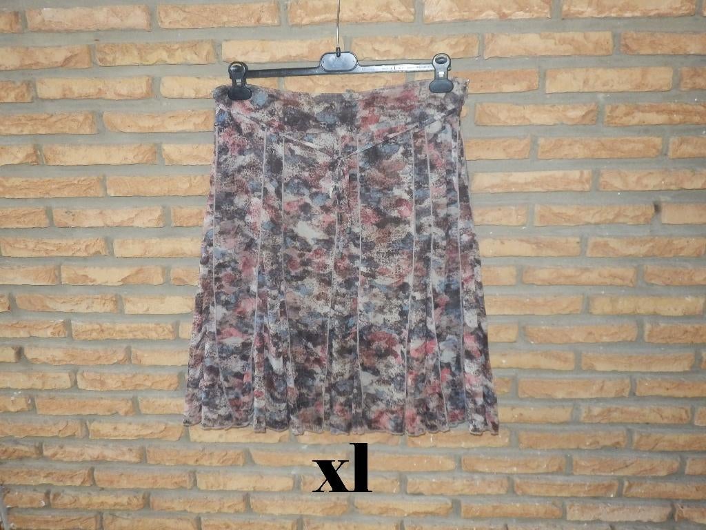 (33)- jupe femme t.xl grise rose - armand thiery -, Vêtements | Femmes, Taille 42/44 (L), Armand thiery, Gris, Enlèvement ou Envoi