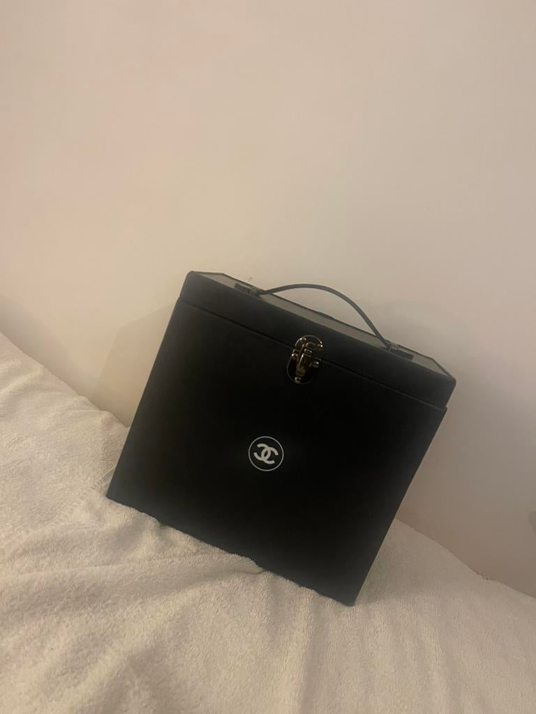 Chanel boite, Handtassen en Accessoires, Tassen | Damestassen, Ophalen, Zo goed als nieuw