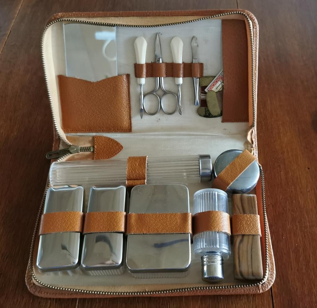 Kit de voyage rétro vintage dans une pochette, Enlèvement ou Envoi