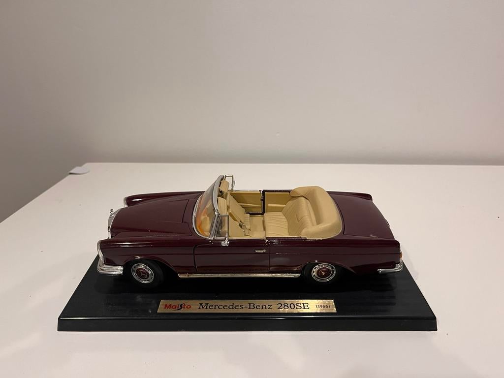 Mercedes - Benz 280SE (1966) • Maisto, Enlèvement ou Envoi, Comme neuf, Maisto