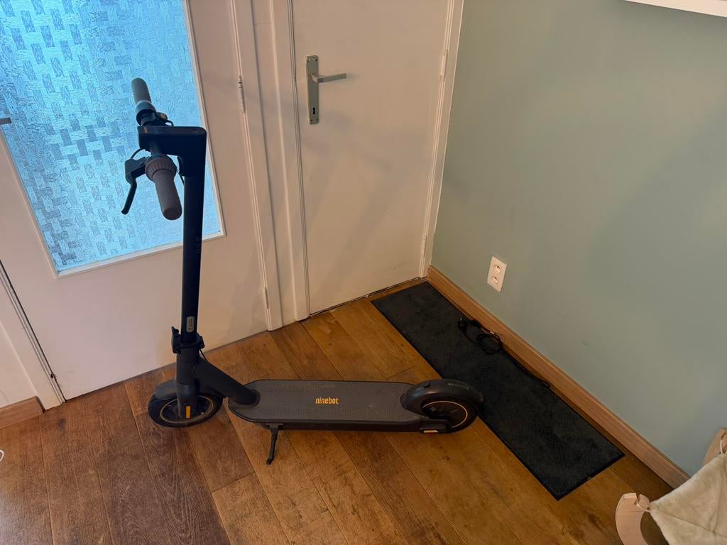 Segway Ninebot max G30, Fietsen en Brommers, Steps, Ophalen, Zo goed als nieuw