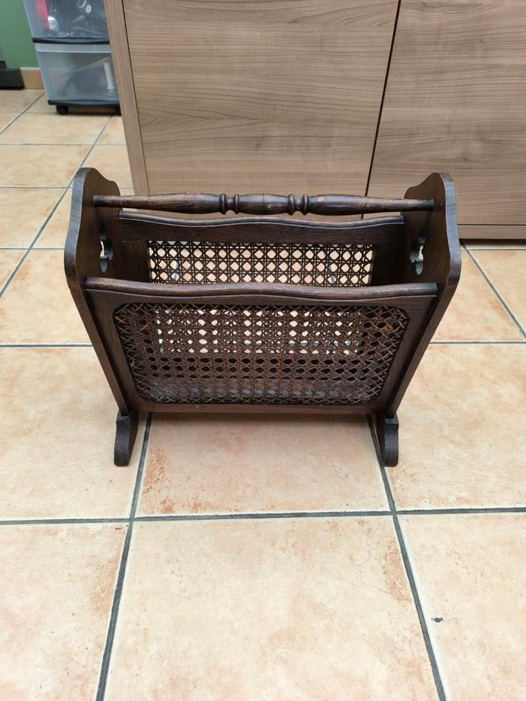 Porte  journaux, Enlèvement, Utilisé