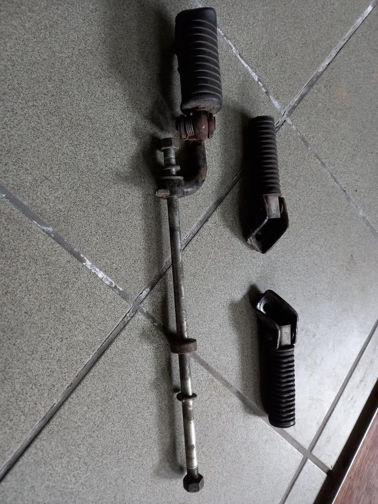 Voetsteunen honda cb, Motoren, Ophalen