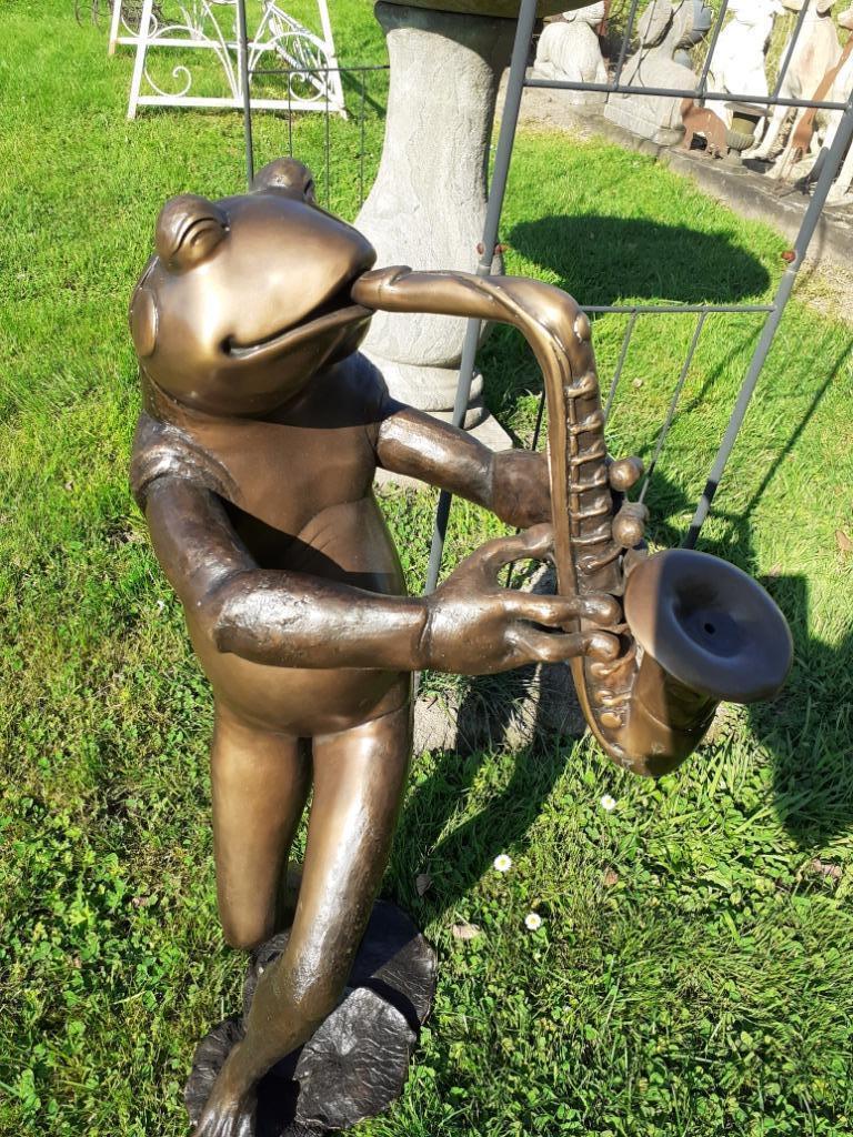 Sculpture en bronze faisant fontaine, la grenouille au saxo, Enlèvement, Comme neuf
