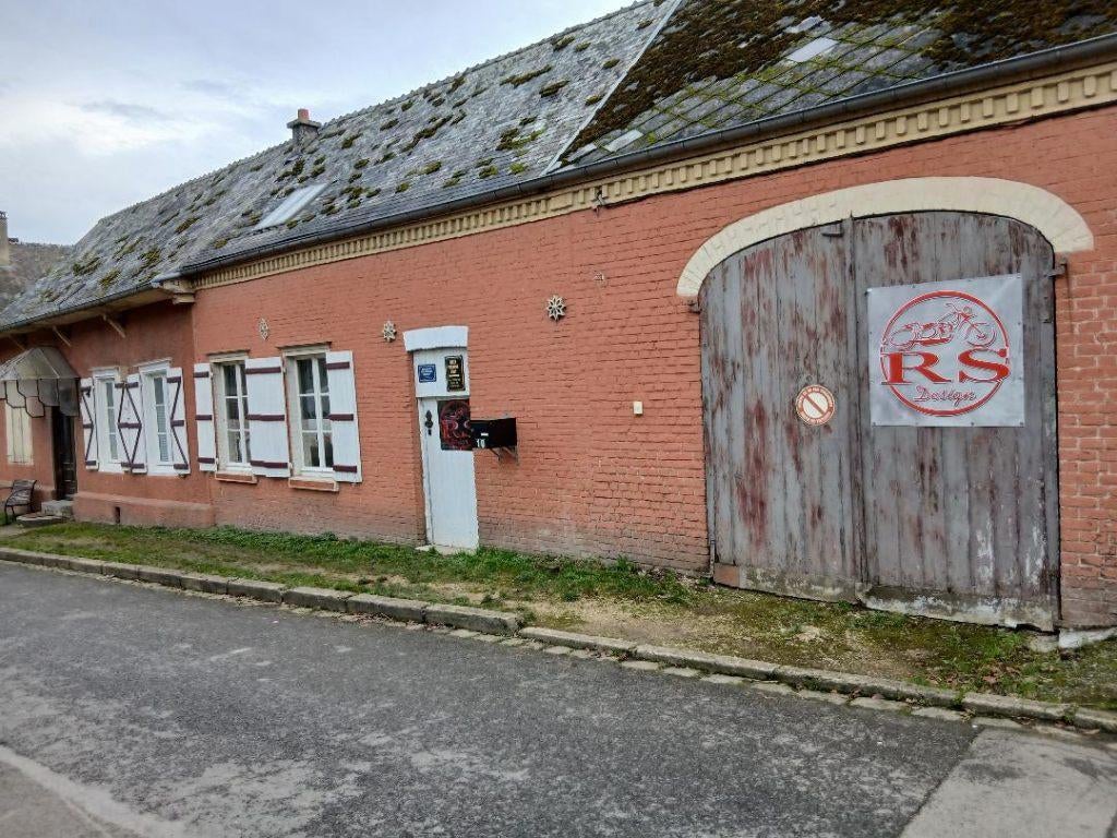 Ruime woning te koop in Noord Frankrijk, Immo, Étranger, Plomion, Village, Maison d'habitation, 4 pièces