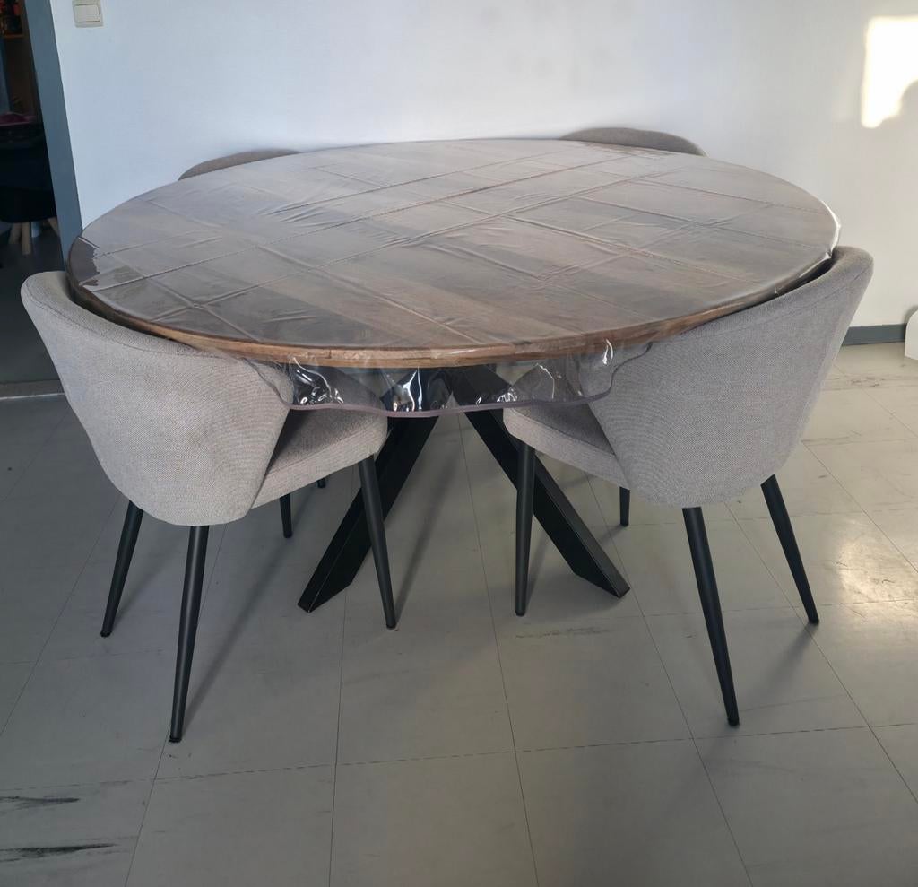 Table 160 mangier  et 4 chaises. État neuf. A venir chercher, Enlèvement