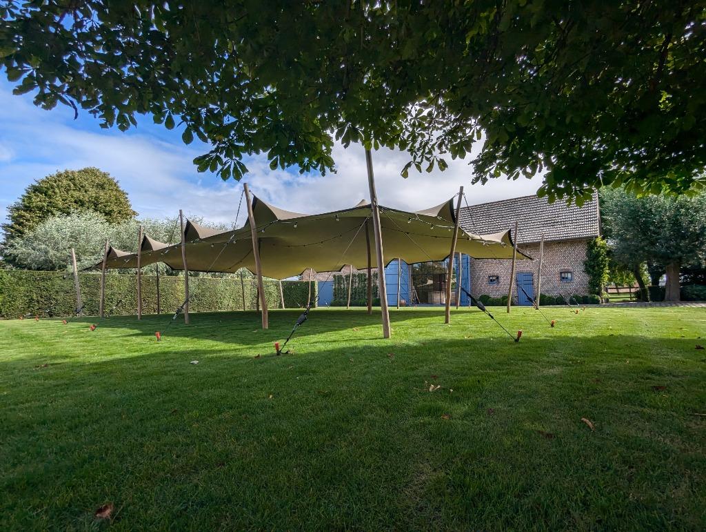 TE HUUR: Stretchtent - 15x10m, Hobby en Vrije tijd, Ophalen, Nieuw