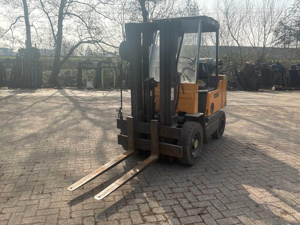 Élévateur Clark GPS25I, Articles professionnels, Machines & Construction | Chariots élévateurs & Transport interne, Chariot élévateur