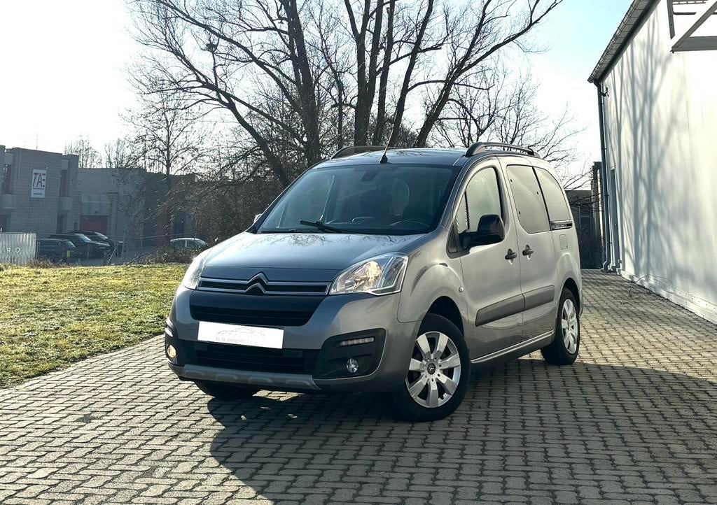 CITROEN BERLINGO 1.2i  2017, Autos, Achat, Entreprise, Berlingo, Essence