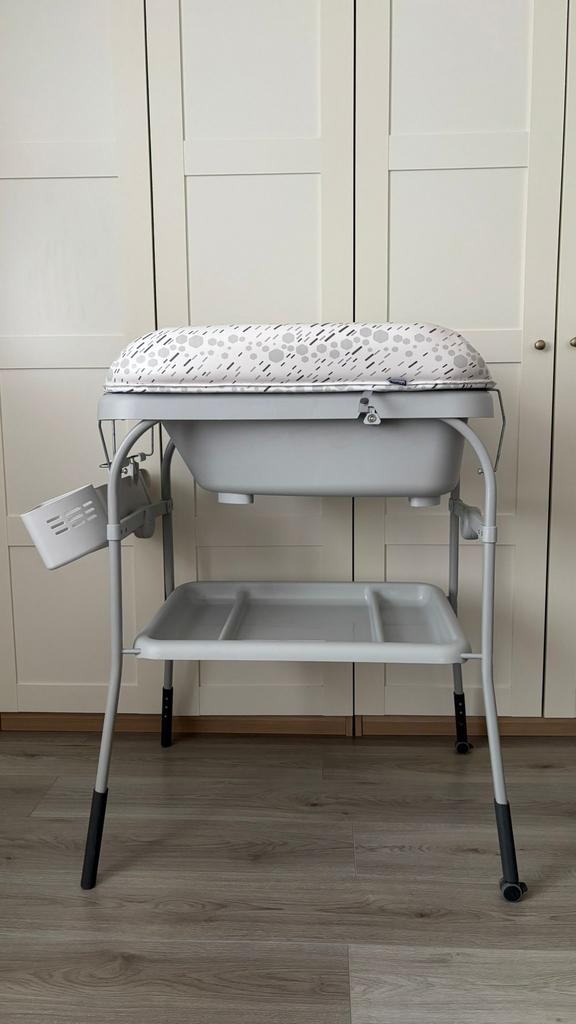 Table à langer avec baignoire intégrée Chicco, Enfants & Bébés, Enlèvement, Comme neuf, Autres marques