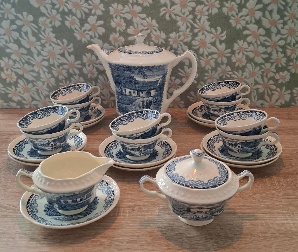 Uniek Antiek Servies "Boerenhoeve" - S. Céramique Maastricht, Antiek en Kunst, Antiek | Servies compleet, Ophalen of Verzenden