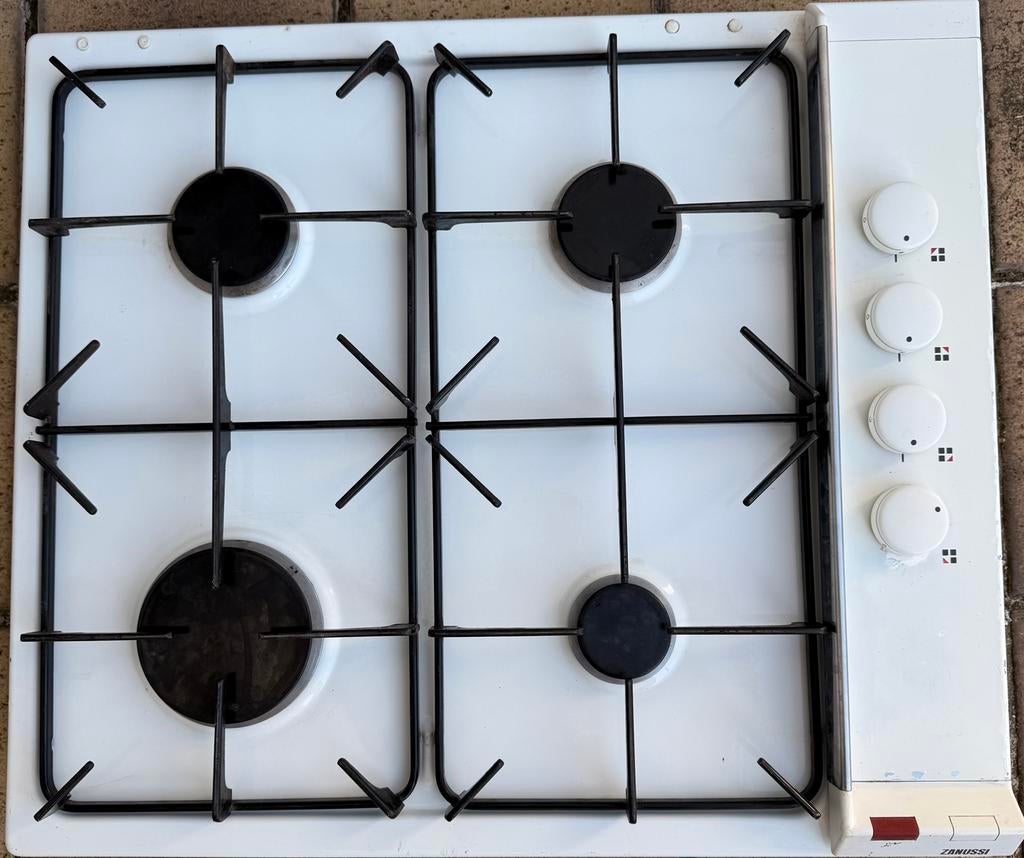 Taque de cuisson au gaz Zanussi avec allumage électrique., Enlèvement, Comme neuf, Électrique