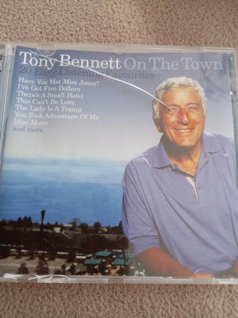 Tony Bennett   on the town, Ophalen of Verzenden