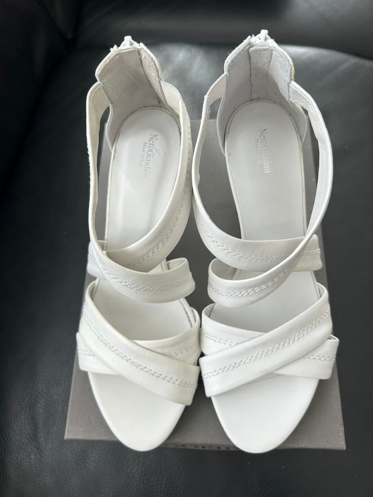 Sandales Nero Giardini blanches neuves taille 40, Neuf, Enlèvement ou Envoi, Blanc, Sandales et Mûles