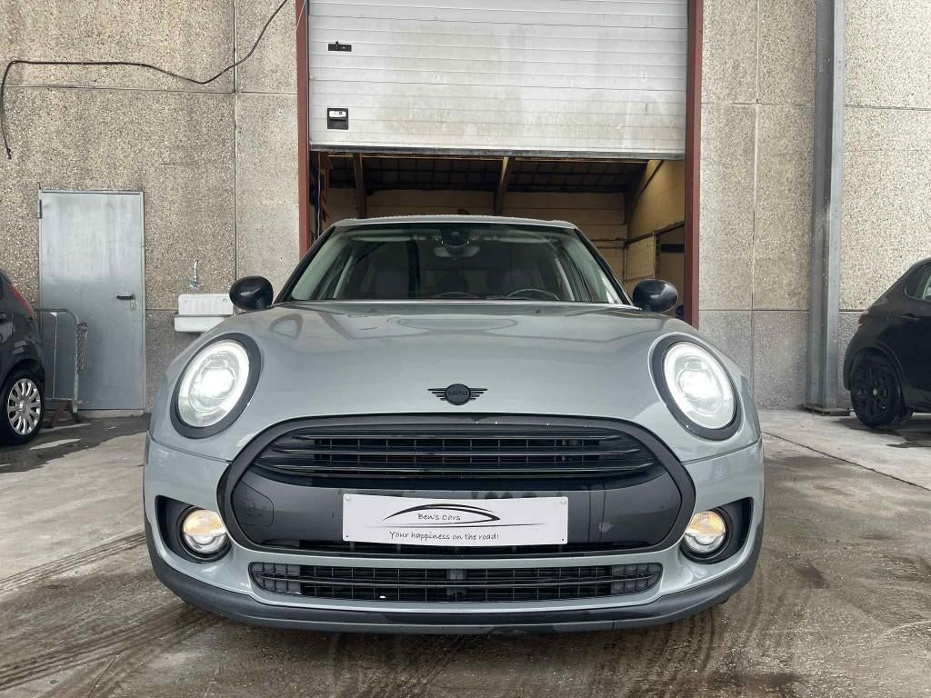 Mini Cooper Clubman 1.5i * Led-lampen/GPS *, Auto's, Mini, 75 kW, Stof, Bedrijf, Zilver of Grijs