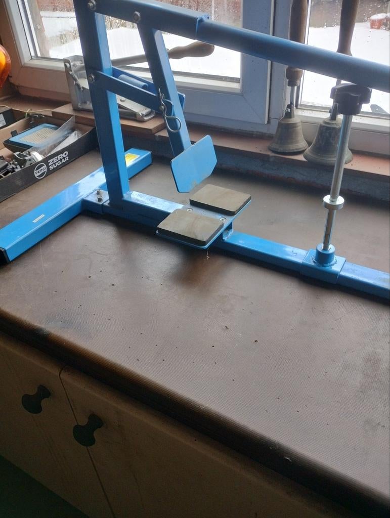 Motorbanden demonteer apparaat, Motoren, Ophalen