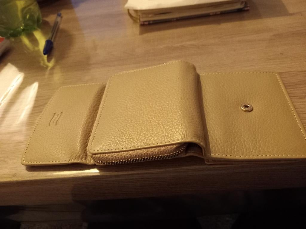 Portemonnee die gemakkelijk is voor in handtas, Enlèvement ou Envoi, Comme neuf, Beige, Femme