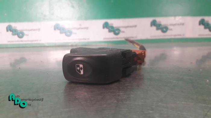 Elektrisch Raam Schakelaar van een Renault Megane (Megane 96, Auto-onderdelen, Gebruikt, -, Renault, -