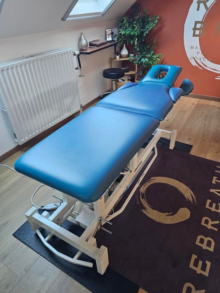 Table de Massage Metron Elite 7 Section – Electrique, Sports & Fitness, Produits de massage, Comme neuf, Table de massage, Enlèvement