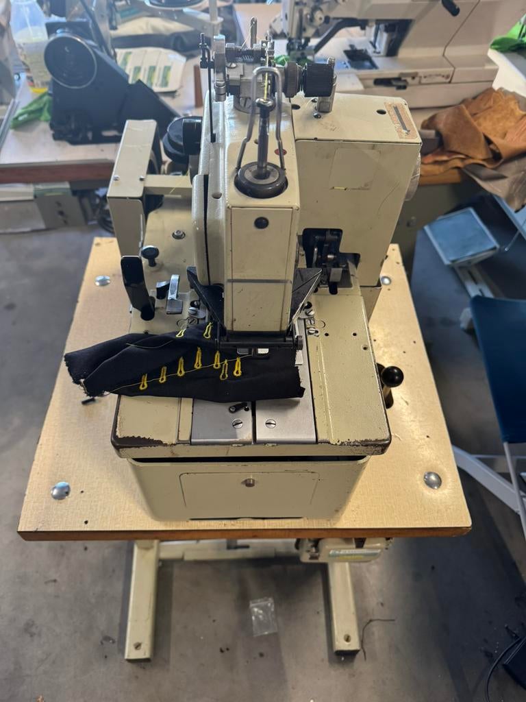 Industriele naaimachine knoopsgaten machine knoopsgat, Overige merken, Gebruikt, Ophalen of Verzenden, Naaimachine