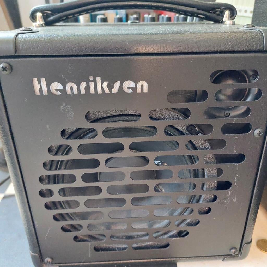 Henriksen Bud 6, Muziek en Instrumenten, Ophalen of Verzenden, Zo goed als nieuw, Gitaar, 100 watt of meer