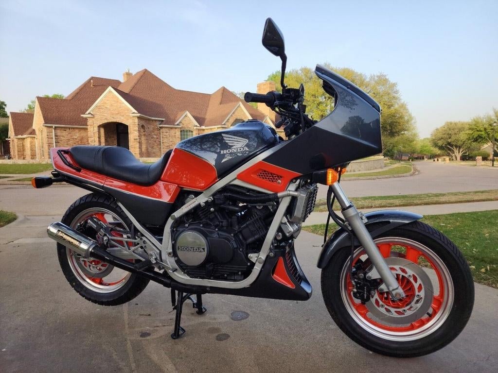 Honda VFR 750 F Interceptor 2 maal (schuurvondst), Motoren, Motoren | Honda, 750 cc, 4 cilinders, Motorrijbewijs A, Meer dan 35 kW
