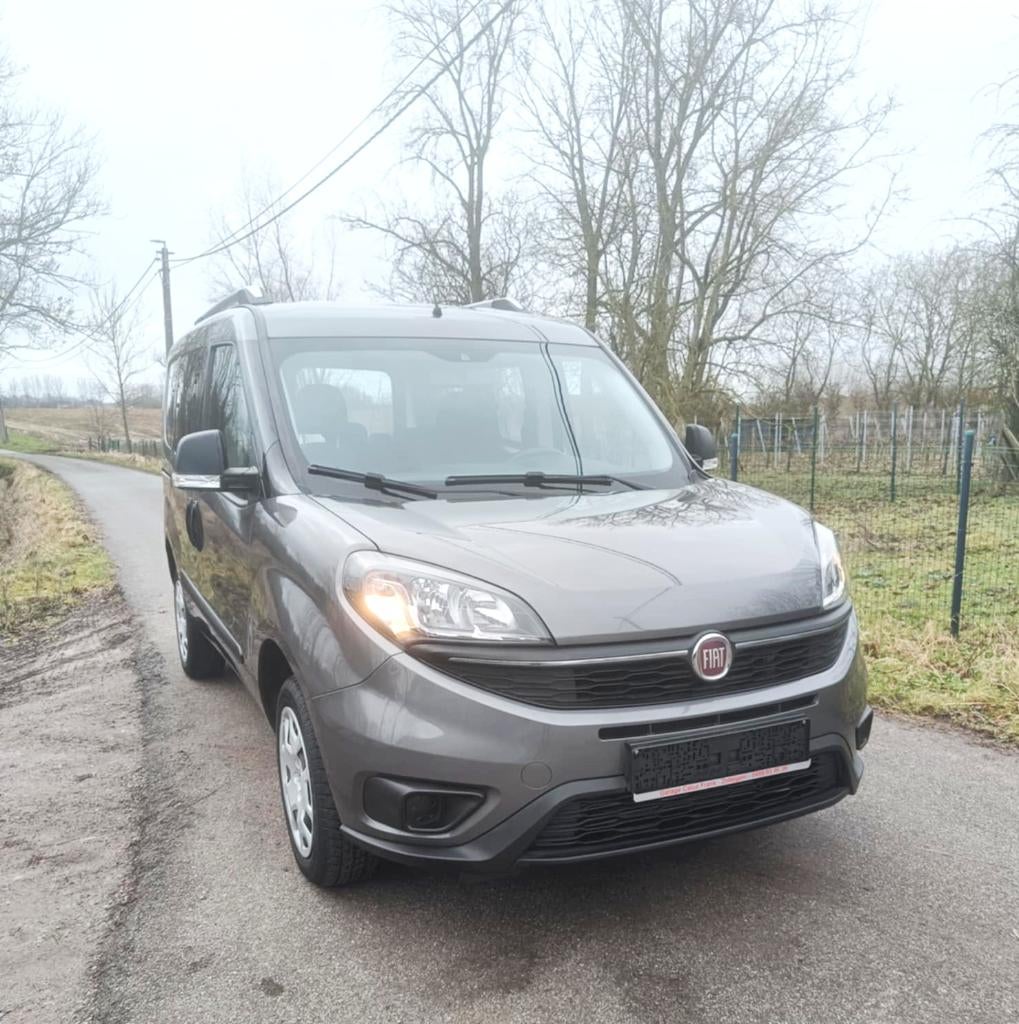Fiat Doblo 1.4i 88kw 5pl / Airco, Autos, Fiat, Argent ou Gris, Achat, Entreprise, Boîte manuelle