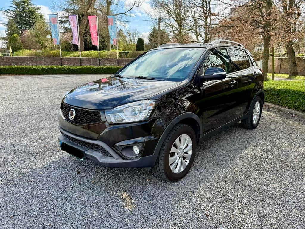 SsangYong Korando 2.0i 150pk Automaat LED Camera Euro6b, Auto's, SsangYong, Stof, 109 kW, Zwart, Bedrijf