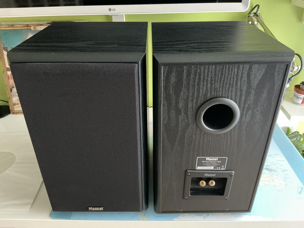 2 boites Magnat Supreme 202 noir 36/21.4/27, Enlèvement, Magnat