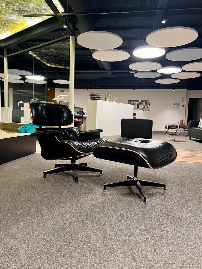 Herman Miller Eames Lounge Chair met Ottoman, Huis en Inrichting, Zetels | Zetels en Chaises Longues, Gebruikt, Eenpersoons, Minder dan 150 cm