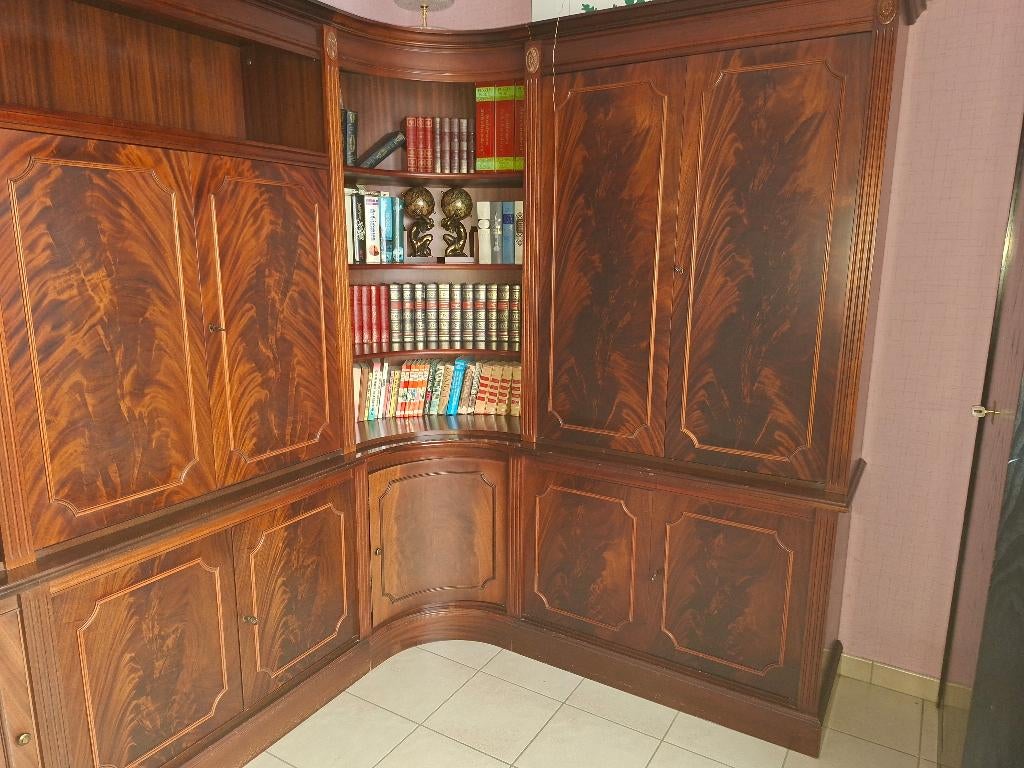 Grande armoire d'angle, Antiquités & Art, Antiquités | Meubles | Armoires, Enlèvement