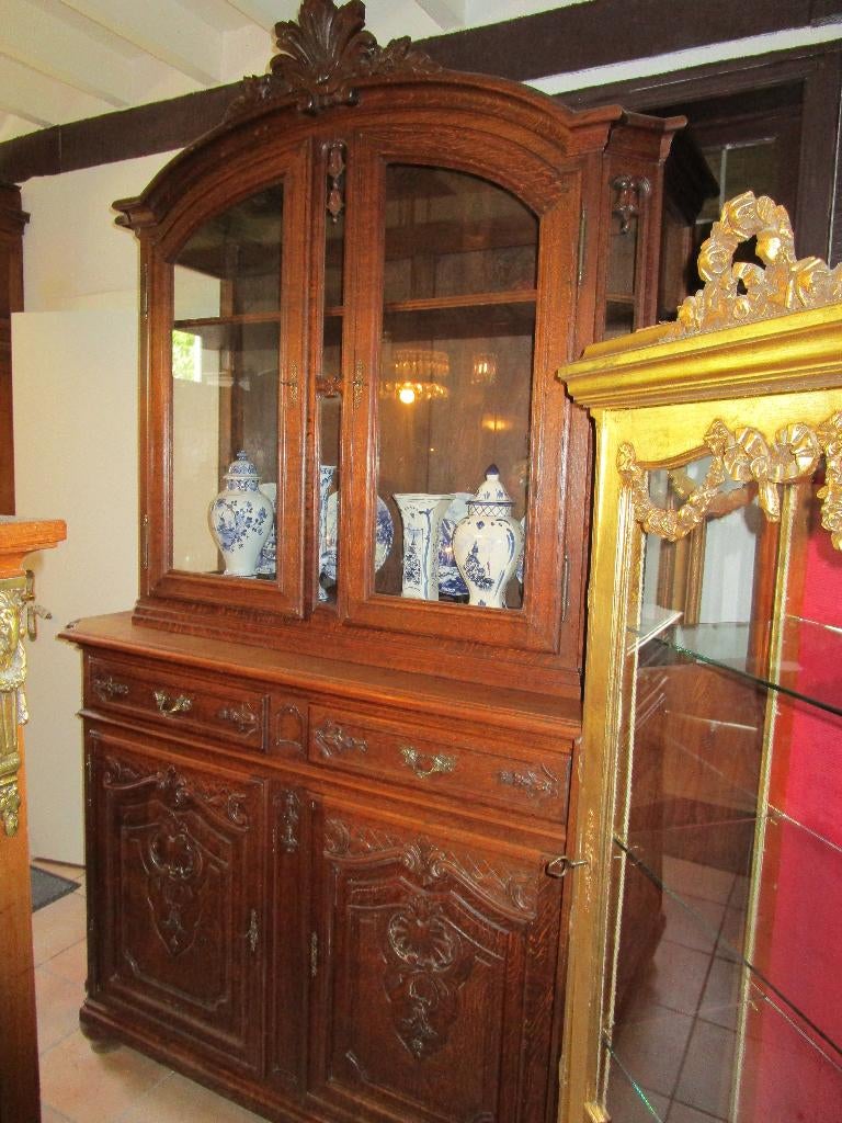 vitrinekast Louis XV Luikse stijl, Ophalen