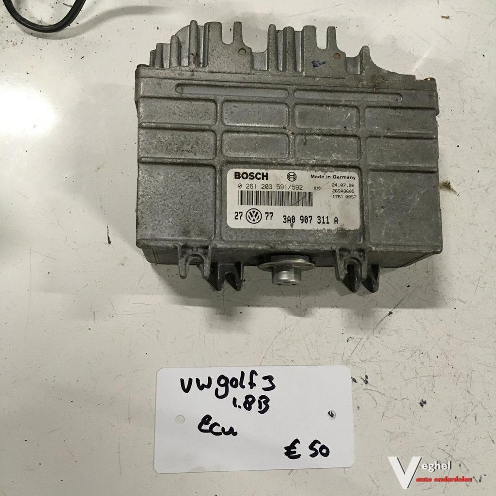 Vw Golf 3  1.8  1996   ECU    bosch 0 261 203 591 / 592    V, -, Utilisé, -, -
