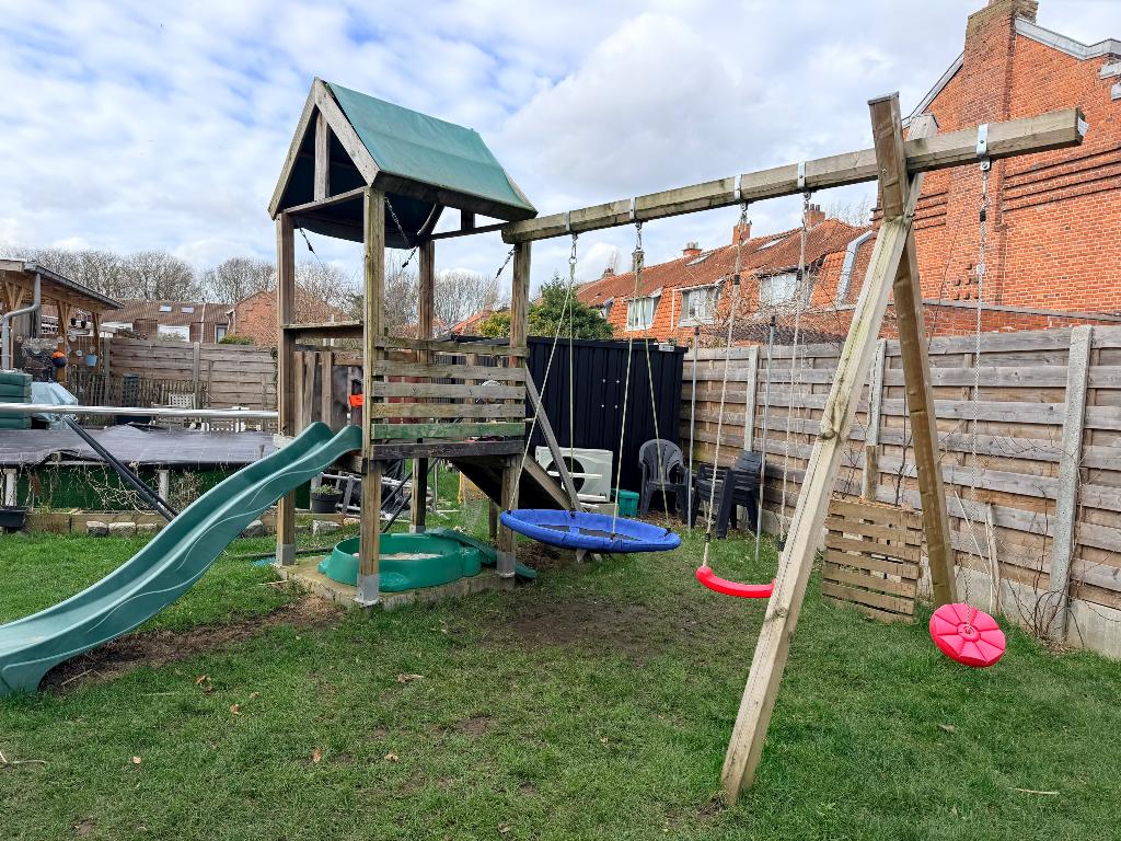 Speelhuisje tuin, Kinderen en Baby's, Speelgoed | Buiten | Speeltoestellen, Ophalen, Glijbaan