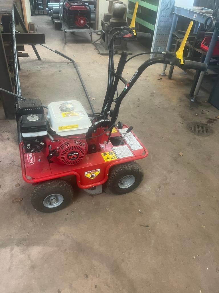 Graszode snijder, Zakelijke goederen, Ophalen