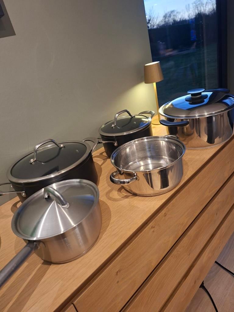 Lot de quelques poêles et marmites., Enlèvement, Inox