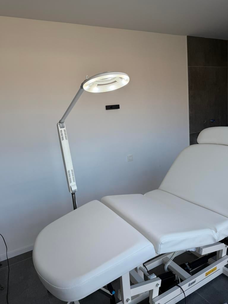 Verzorgingstafel, loupelamp op statief, hotstone set, Ophalen, Gebruikt