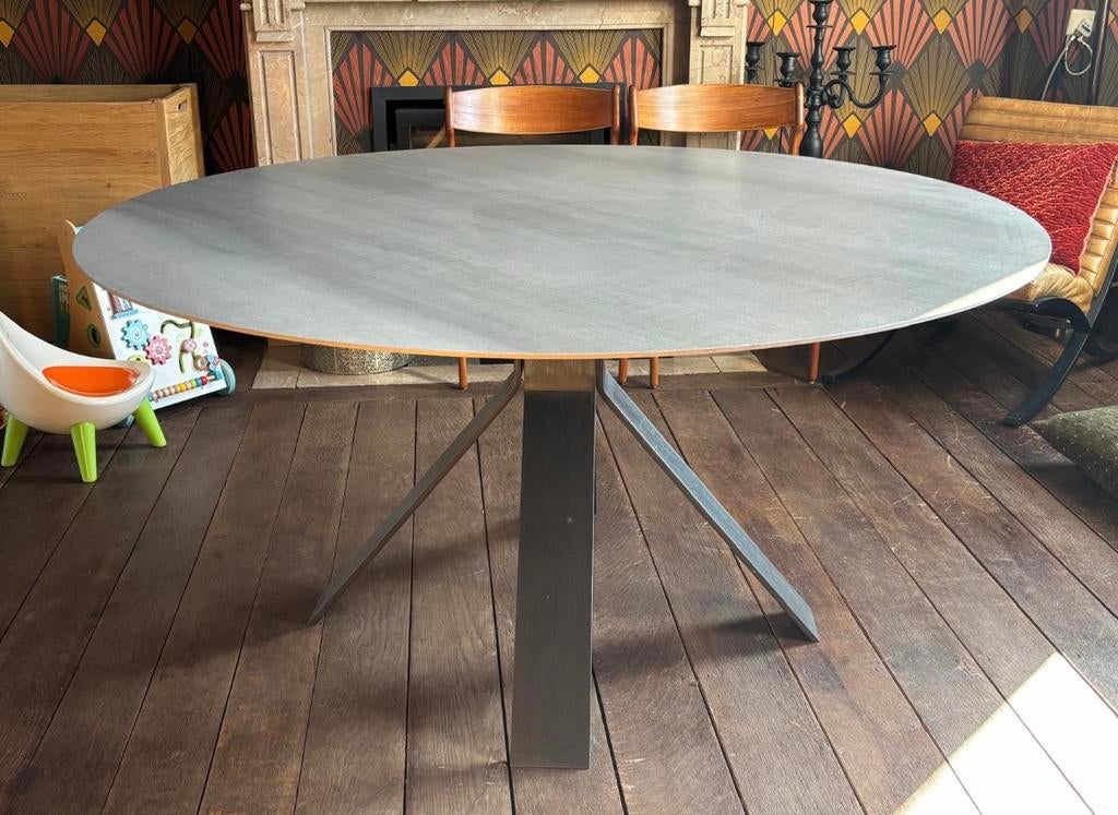 Table de salle a manger Front Line, Ophalen, Zo goed als nieuw