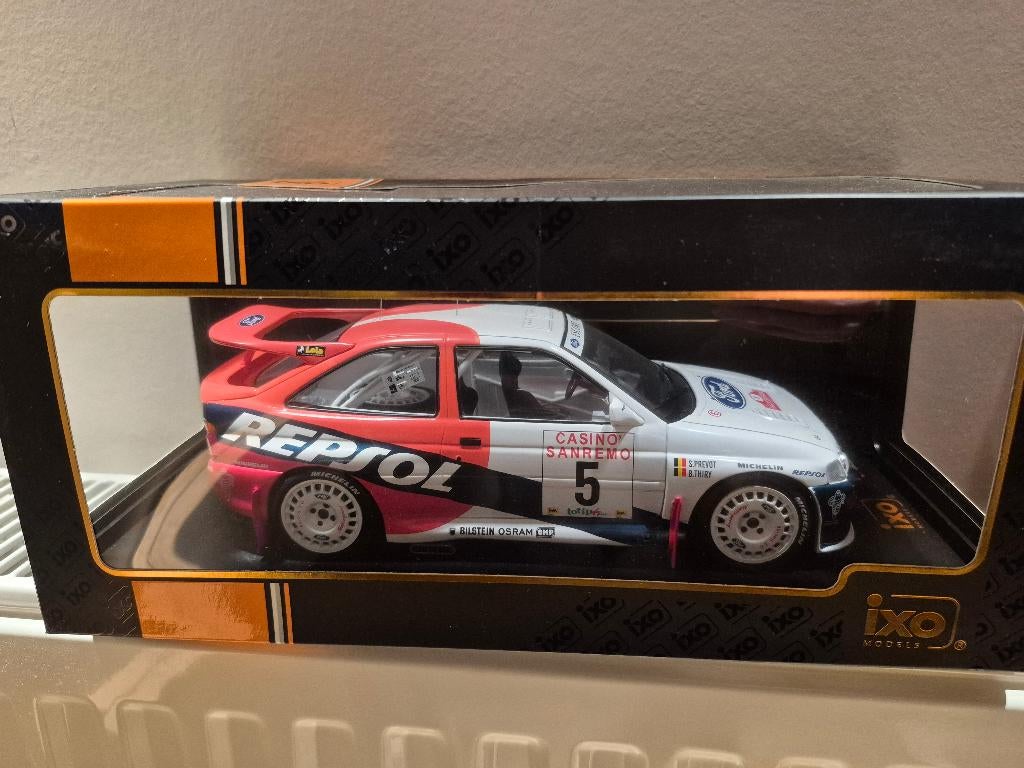 Ford escort cosworth group a 1/18 ixo, Hobby en Vrije tijd, Modelauto's | 1:18, Ophalen, Gebruikt, Auto, Overige merken