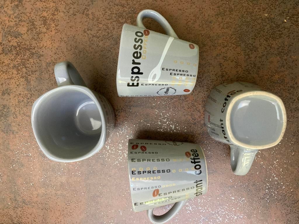 Espresso tasjes, Ophalen, Zo goed als nieuw