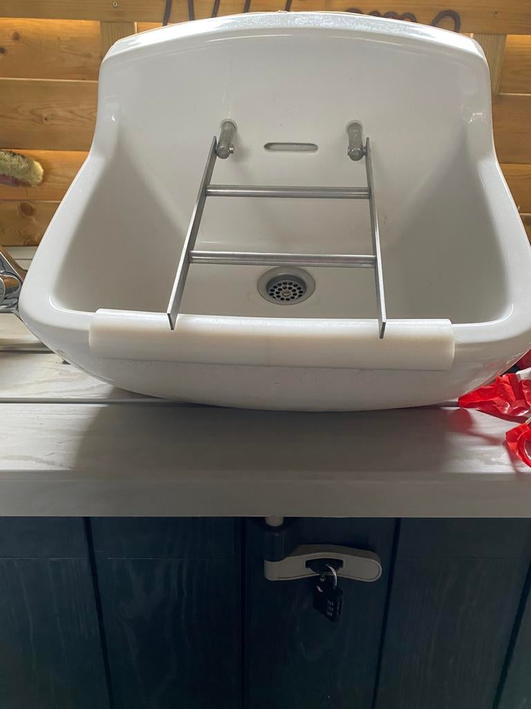 Uitstort gootsteen, Ophalen, Zo goed als nieuw, Wastafel