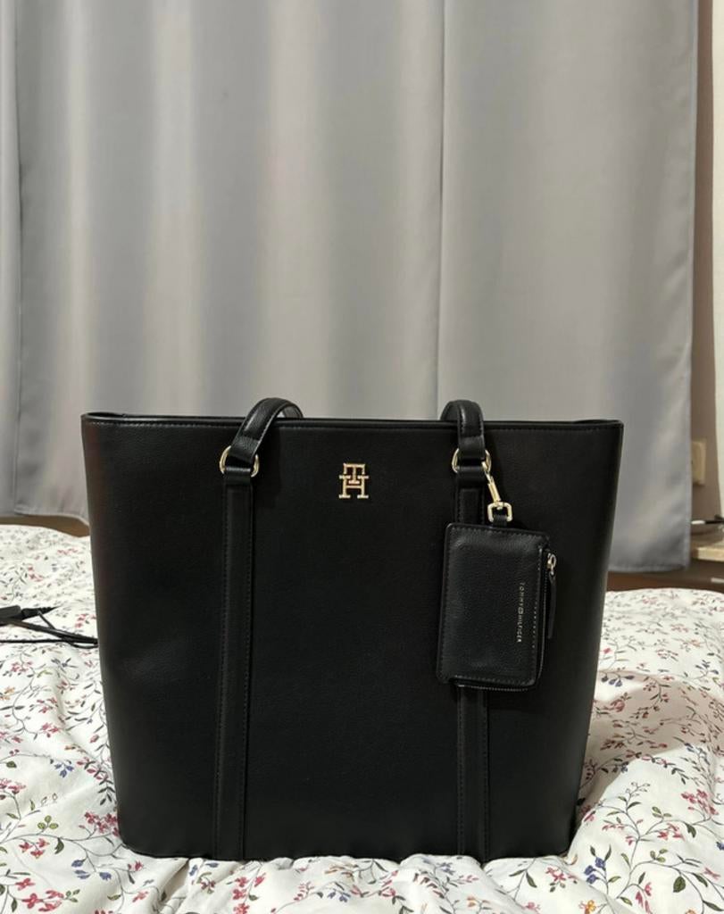 Tommy Hilfiger soft tote bag black, Handtassen en Accessoires, Tassen | Damestassen, Ophalen of Verzenden, Gebruikt