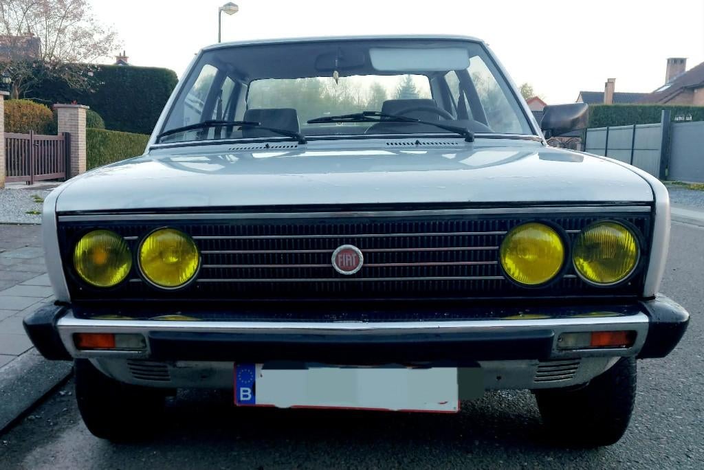 FIAT 131 MIRAFIORI 1400 C L, Argent ou Gris, Achat, 4 portes, Boîte manuelle