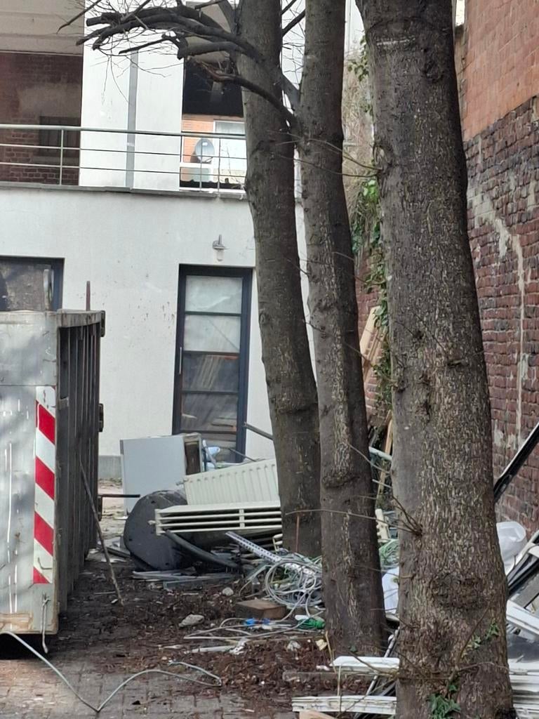 Bonjour je suis Ferrailleur GSM 0485 04 01 29