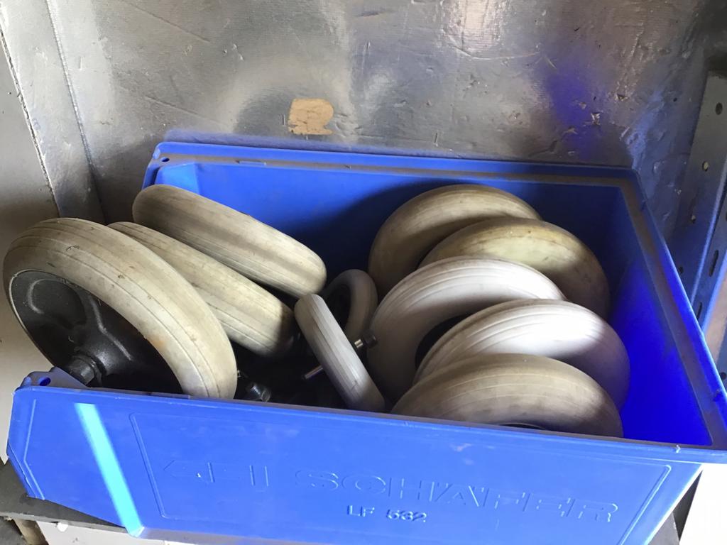 Wielen in verschillende maten, Doe-het-zelf en Bouw, Zwenkwielen, Ophalen